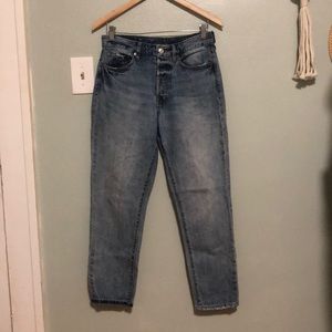 H&M Lightwash Mom Jeans Size 6 With Button Fly